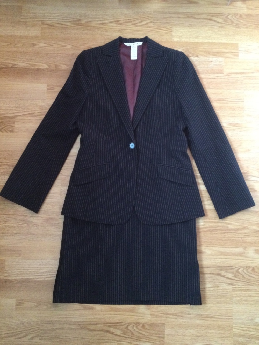 Max Studio Black Pinstripe Jacket and Skirt  Business Work  Elegant  Sz  6
